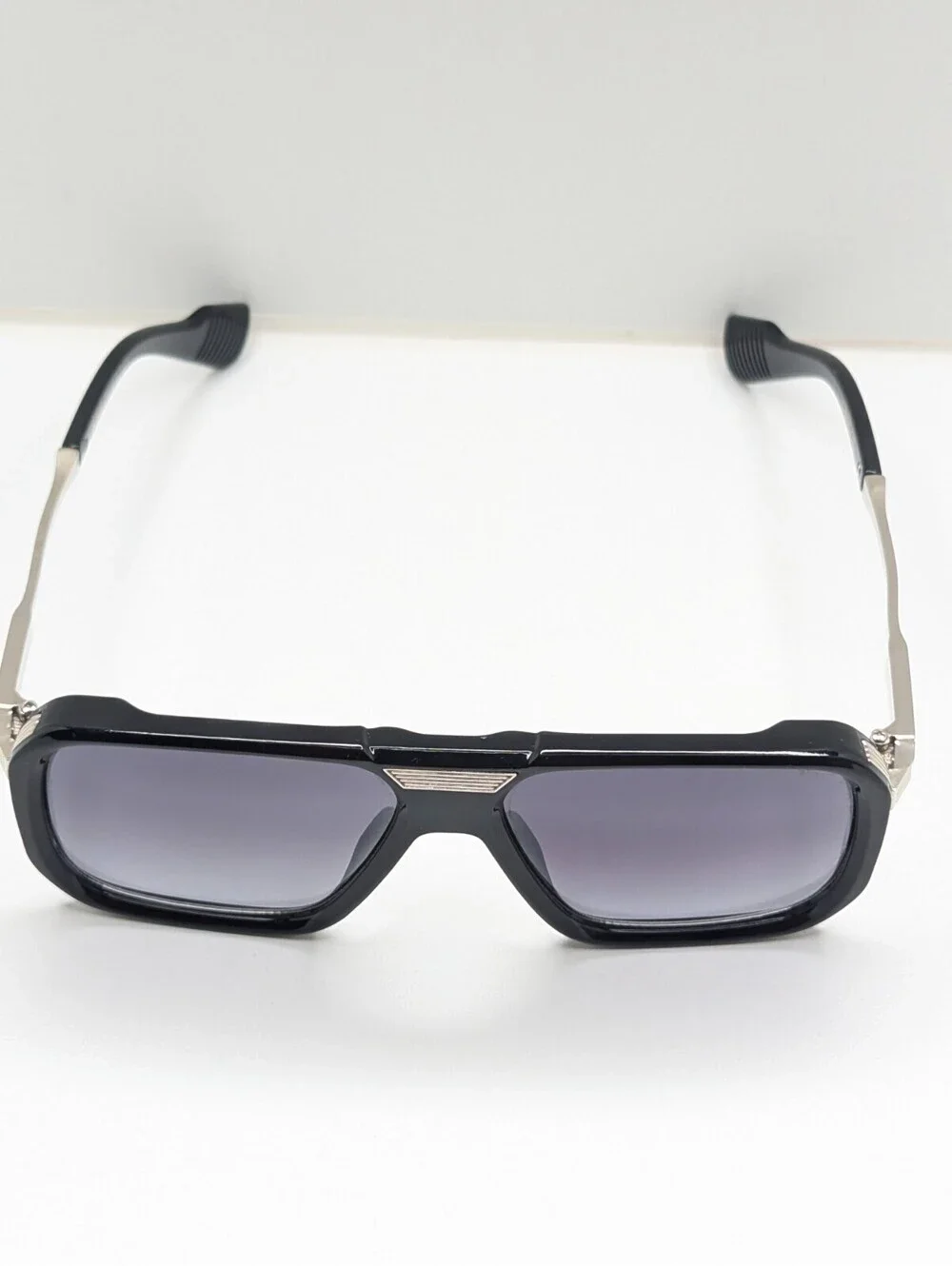 Manhattan 8MH87072 Smoke Gradient Lens Black Aviator Frame Men’s Sunglasses